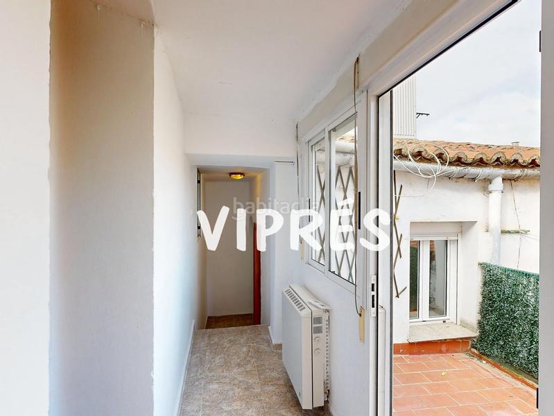 Foto 896b0107-65fc-4525-b132-e2d8a6d42a84. Piso mira qué estupendo! bonito piso con encanto en una zona preciosa de la la ciudad. 130 m2, ubicado en una primera planta, con tres en Cáceres