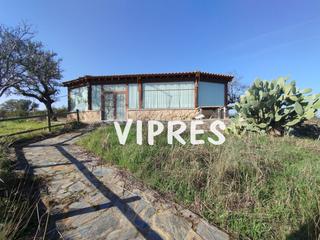 Terrain résidentiel à Malpartida de Cáceres. Finca rústica de 2.5 hectáreas terreno amplio y llano perfecto p