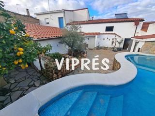 Casa a Mirandilla. Se vende una estupenda casa urbana amueblada, en la población ce