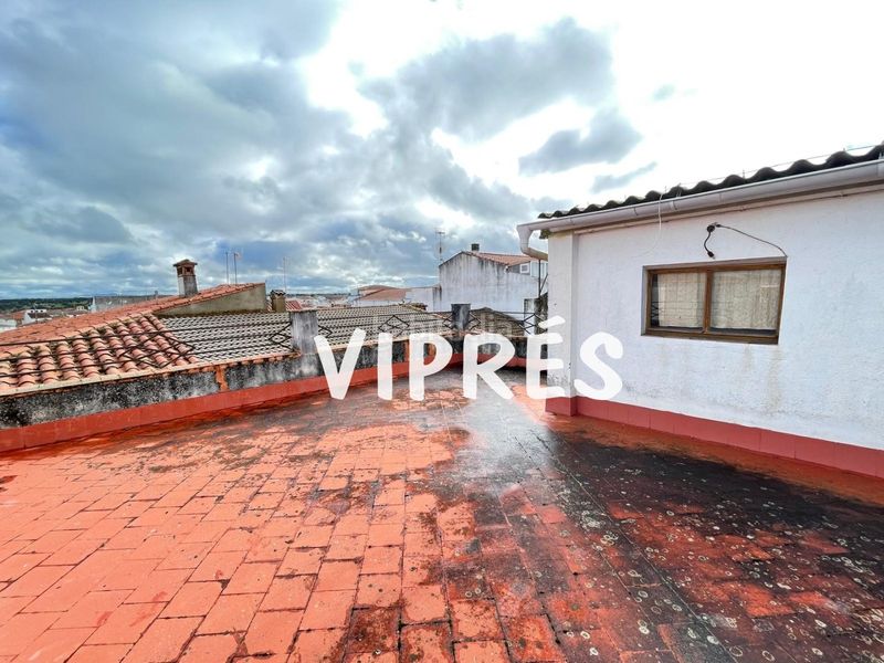 Foto 9477e2af-f5a8-4932-b54b-30675c5c0d60. Casa a Arroyo de la Luz