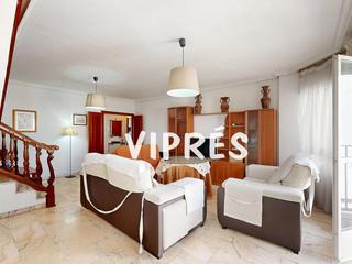 Dúplex a Casco Antiguo. Dúplex en el centro de cáceres!te presentamos este amplio dúplex