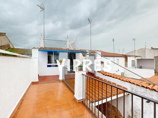 Casa en Casar de Cáceres. Mirad qué vivienda os traigo hoy!!situada en un pueblo cercano d