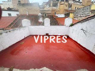 Piso en Casco Antiguo. La vivienda es de herencia , no quieren bajar mucho y lleva mas