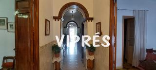 Casa a Arroyo de San Serván. Casa en arroyo de san serván! casa de 275m2 , compuesta de 5 dor