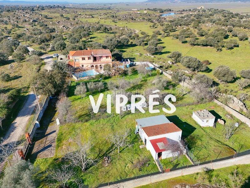 Foto 93acb9af-babf-419c-81c5-c26bb2f40f0b. Casale con piscina in Valdesalor - Rincón de Ballesteros Cáceres