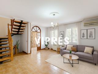 Casa adossada a Nuevo Cáceres. Bonito adosado en zona de los juzgados.consta de cinco habitacio