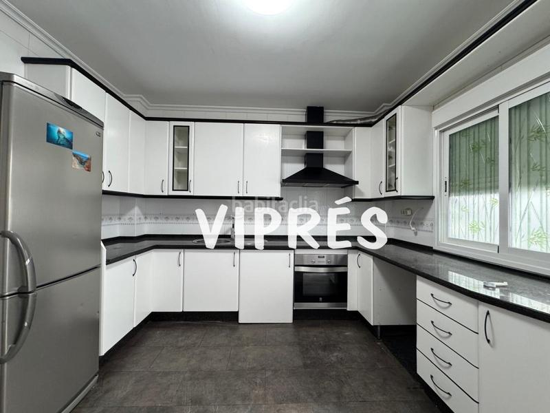 Foto 6d54ec99-fc28-4858-9afb-a97ad1bab50a. Maison jumelée avec chauffage parking dans Oeste Mérida