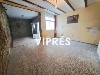 Casa en Centro. Se vende una estupenda casa de planta baja a reformar, en pleno