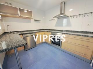 Pis a Norte. Se vende un estupendo piso en la zona de la calzada , consta de
