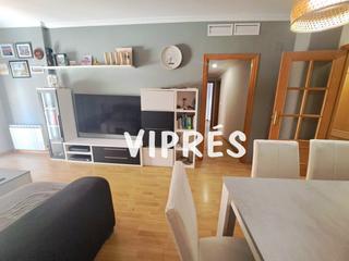 Appartement à Sur. Se vende un estupendo piso en la zona de los salesianos , consta