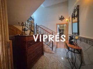 Casa a Arroyo de San Serván. Www.vipresinmobiliaria.com.se vende estupenda casa de 360m2 en a