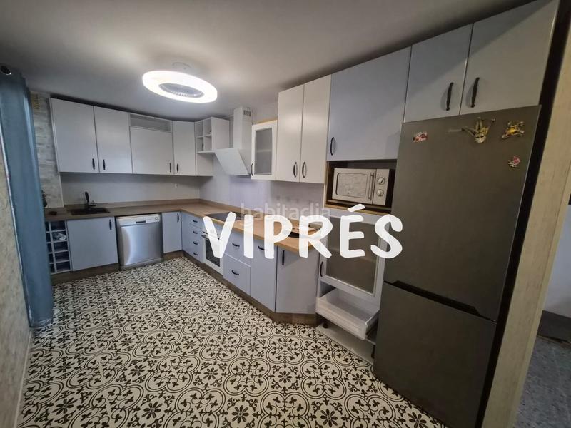 Foto 0c0008e0-29e2-44ba-9731-a1f35f711b9f. Piso quieres vivir en abadías? pues te informo de este piso , con todos los servicios a tu alcance colegios, supermercado, parques , fa en Mérida