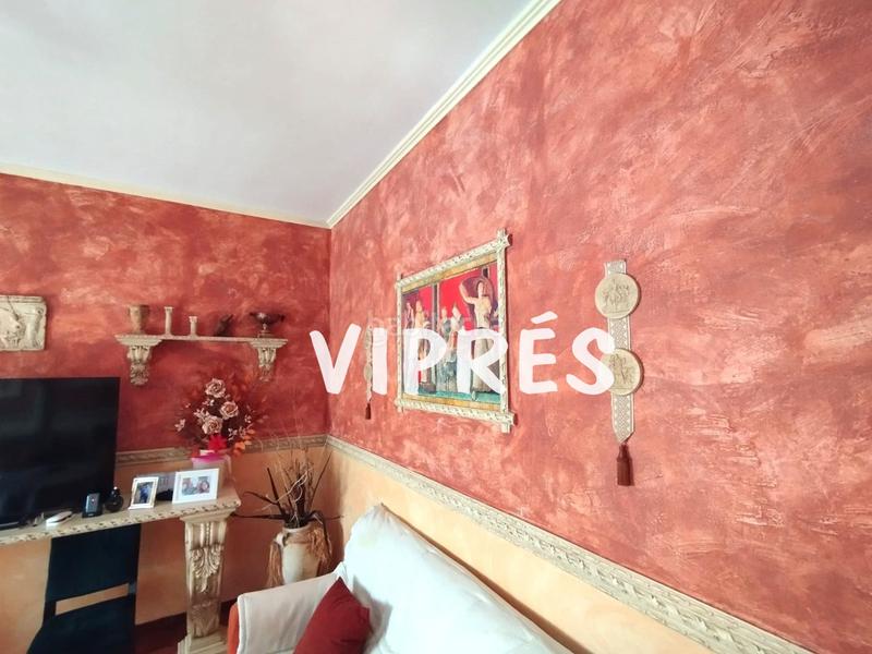 Foto f62af3ce-3727-4fb9-ae37-8350f7272a01. Casa amb aparcament a Este Mérida