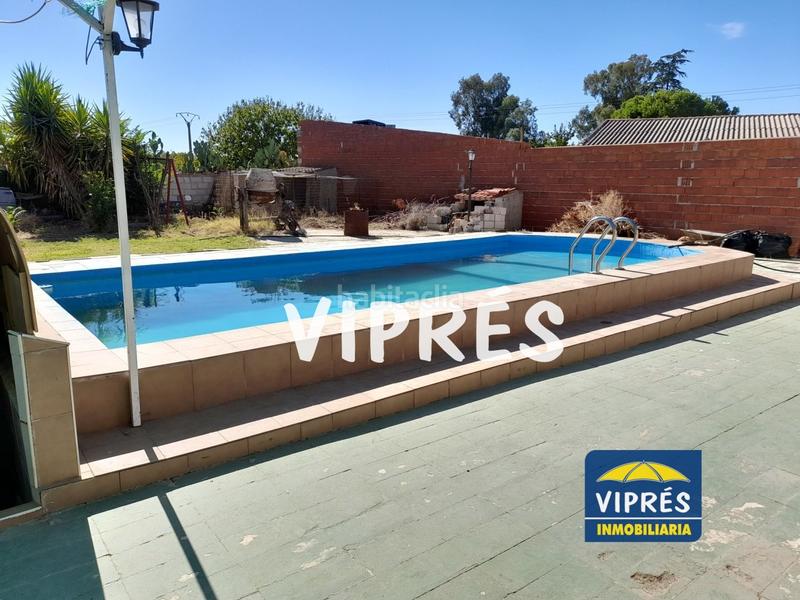 Foto fa857096-b4a7-4714-ade5-5ad9ae0370de. Casa amb aparcament a Este Mérida