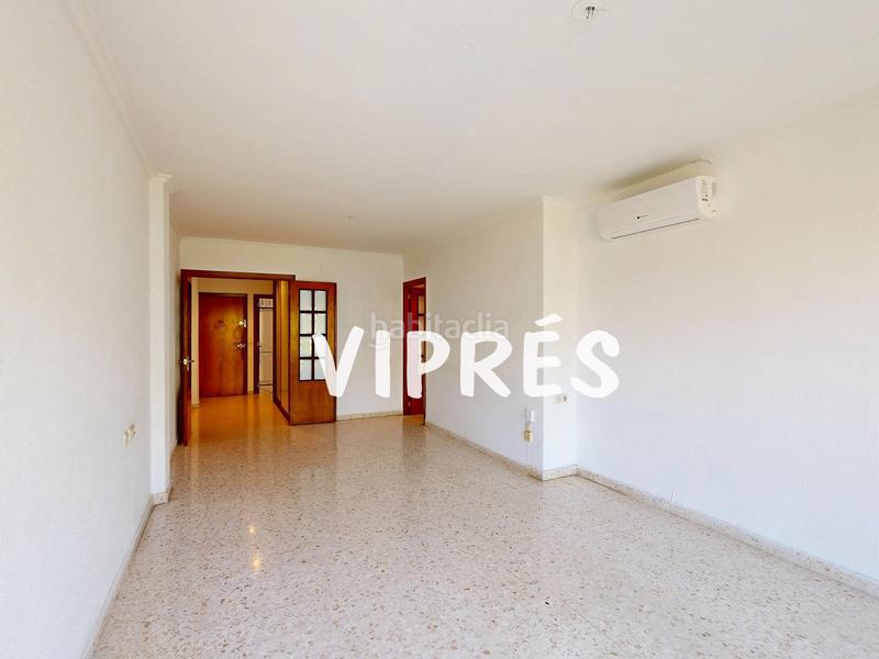 Foto 7fa5ddca-42ef-4ba4-a376-95a02b2f48b8. Pis amb calefacció aparcament a Este Mérida