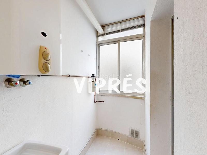 Foto eec2fde3-7633-47db-8331-f530fa47fbb6. Pis amb calefacció aparcament a Este Mérida