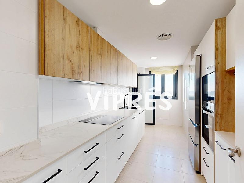 Foto 07d8680b-98db-405a-a809-7079057cf71c. Piso se vende magnífico piso situado en un edificio de reciente construcción, en una de las ubicaciones más valoradas de la ciudad. la en Cáceres