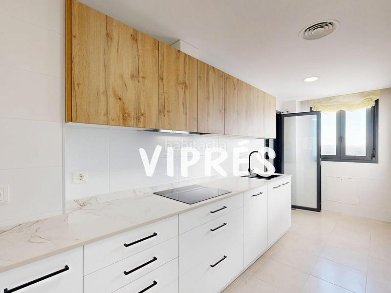 Foto 345a581a-8279-4a9f-89a6-3d892f2da27b. Piso se vende magnífico piso situado en un edificio de reciente construcción, en una de las ubicaciones más valoradas de la ciudad. la en Cáceres