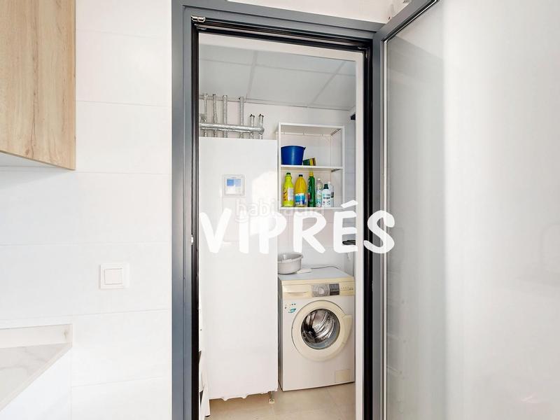 Foto 3f296e72-b991-43d2-838e-6076e91cec31. Piso se vende magnífico piso situado en un edificio de reciente construcción, en una de las ubicaciones más valoradas de la ciudad. la en Cáceres