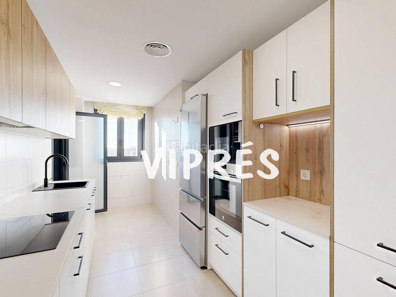 Foto bf59e542-c05f-4429-8813-58ccc45564c1. Piso se vende magnífico piso situado en un edificio de reciente construcción, en una de las ubicaciones más valoradas de la ciudad. la en Cáceres