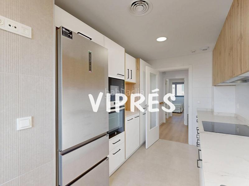 Foto d114de31-f07b-4b8e-b014-ee7d04af5789. Piso se vende magnífico piso situado en un edificio de reciente construcción, en una de las ubicaciones más valoradas de la ciudad. la en Cáceres