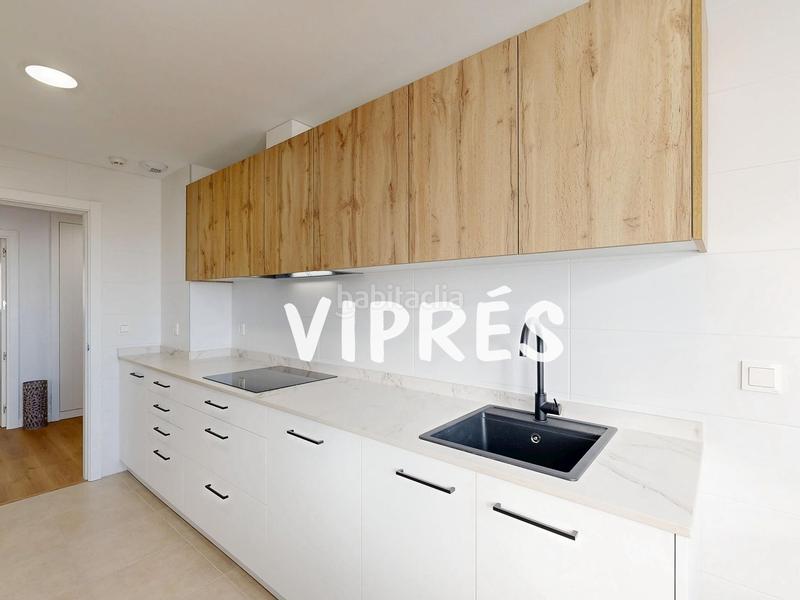 Foto eb3a1e8f-a3ad-4cc5-8537-79ddd29eca6e. Piso se vende magnífico piso situado en un edificio de reciente construcción, en una de las ubicaciones más valoradas de la ciudad. la en Cáceres