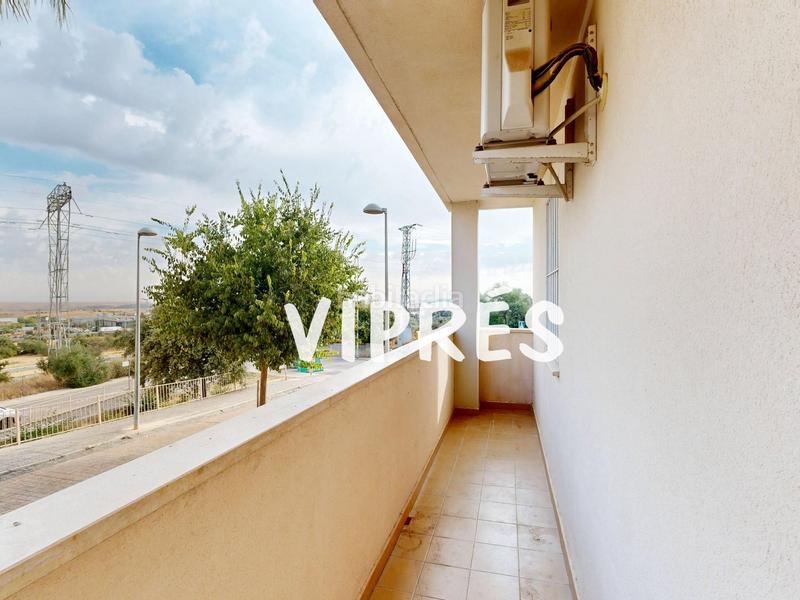 Foto 3954f084-7dc5-46fa-ba2c-645c550c8957. Pis a Campus Universitario Cáceres