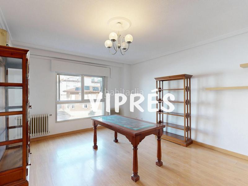 Foto 980d1b4a-1202-4ee1-934f-4302d703a896. Flat with heating parking in Centro Cáceres