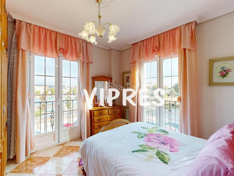 Foto 5e50ed54-002f-402d-a4ce-60b46249c993. Pis amb aparcament a Centro Mérida