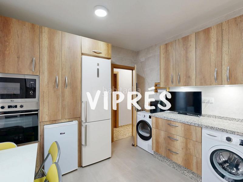 Foto f4edeab2-ef24-49cb-b8dd-e32981313f92. Appartamento con riscaldamento parcheggio in Centro Cáceres