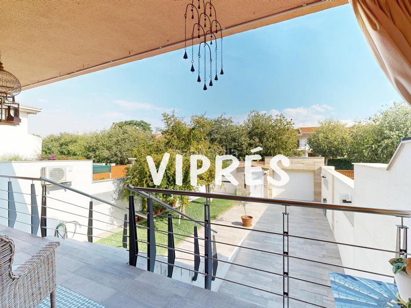 Foto 344b4394-606a-4c34-a42e-0081360bfb36. Maison jumelée avec chauffage parking dans Oeste Mérida