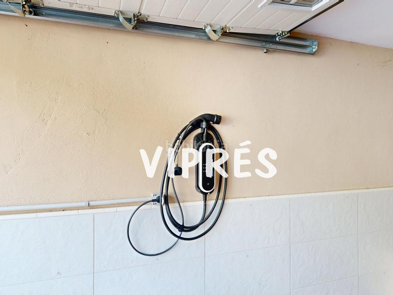 Foto 443d6a5a-4403-4f12-bba7-f7d3759f8409. Maison jumelée avec chauffage parking dans Oeste Mérida