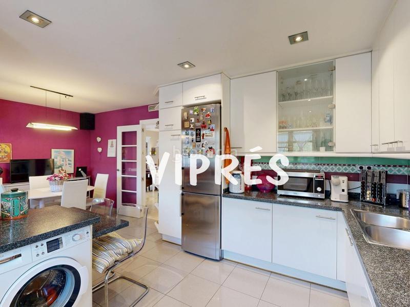 Foto 661a889c-5cf9-42d8-9fa2-da80ca76edeb. Maison jumelée avec chauffage parking dans Oeste Mérida