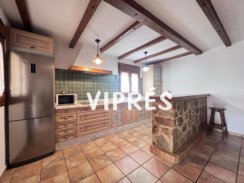 Foto b7f9daed-94dc-4934-869d-f3618fc08579. Casa amb calefacció a Casar de Cáceres