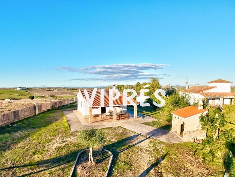 Foto eea1031d-e2b2-48fd-98e1-250b33b059c1. Casa amb calefacció a Casar de Cáceres