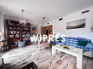 Etagenwohnung in Centro. En venta piso en pleno centro de cáceres, ubicado en el emblemát