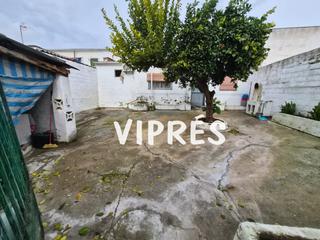 Maison à Arroyo de San Serván. Casa en arroyo de san servan ! la vivienda dispone de 4 amplios