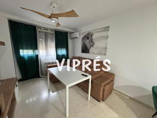 Piso en Este. Se vende acogedor piso de 90 metros  en zona san luissanta isabe