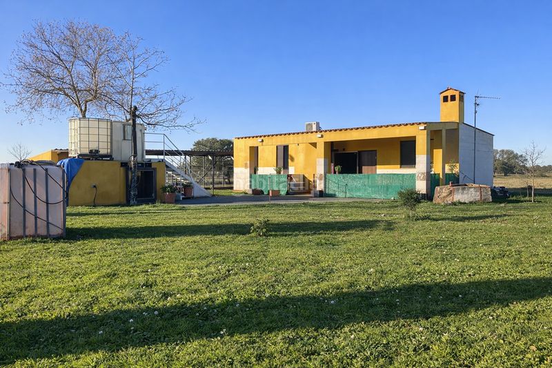 Foto 63bcb049-485e-4fd7-8fee-329b1791557a. Finca rústica a Alcuéscar