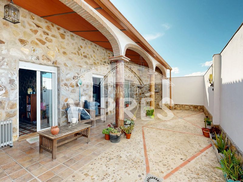 Foto 65e9d53d-61ef-42af-861a-989974ae7ef1. Casa amb calefacció a Arroyo de San Serván