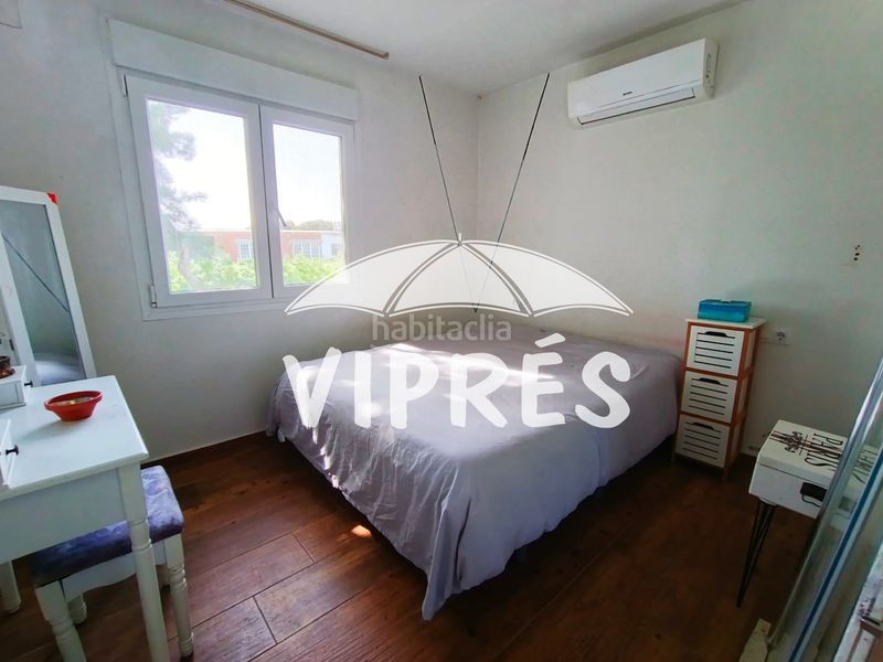 Foto cf5594dc-bbf3-42f7-91c0-05c329bd6752. Masia amb piscina a Oeste Mérida