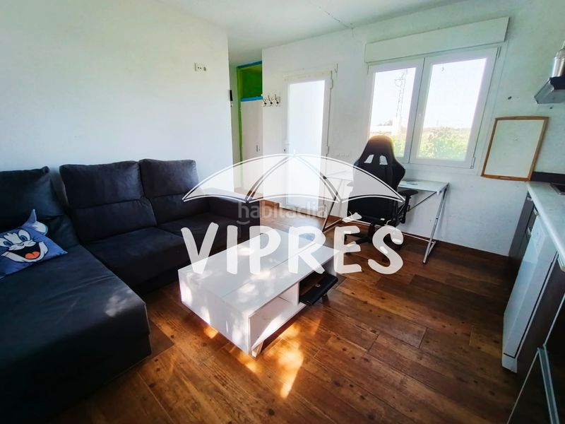 Foto f93af90c-3b64-4c73-ac9d-59b616ee313a. Masia amb piscina a Oeste Mérida