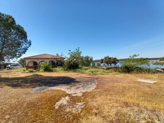 Chalet en Valdesalor - Rincón de Ballesteros. Casa de campo en venta en pantano de valdesalor cáceres