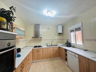 Bauernhof in Oliva de Mérida. Finca rustica con nave agricola de 1122m y casa en oliva de meri