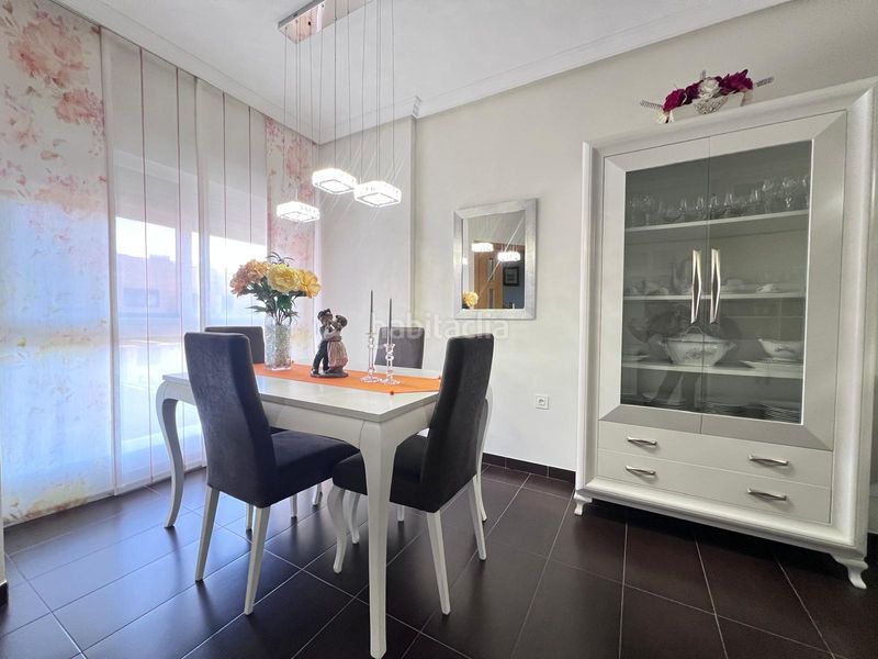 Foto c3de4379-f017-40aa-9644-2e2d359b9e0e. Casa adossada a Montesol - Mejostilla Cáceres