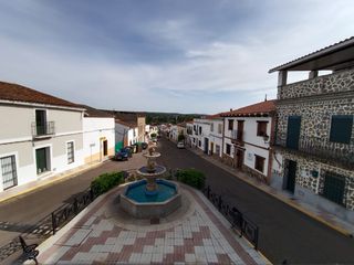 House in Aljucén. Venta de casa con local en aljucén