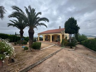 House in Oeste. Casa de campo con escrituras en merida las grullas