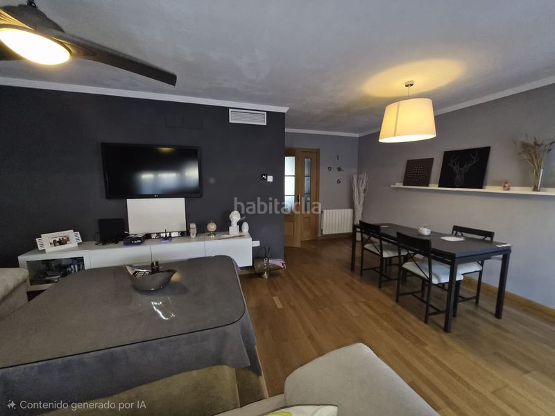 Foto a0cecea5-d7ba-4f1e-918d-d0ea7199ce77. Casa adossada amb piscina a Oeste Mérida