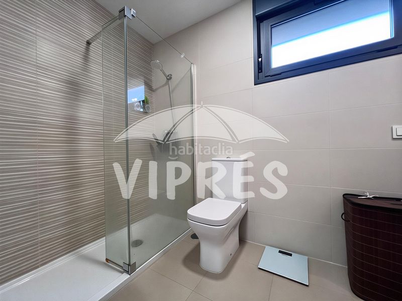 Foto e5cf6e46-83d3-4ae0-8869-6715ee780ab4. Pis amb piscina a Centro Cáceres