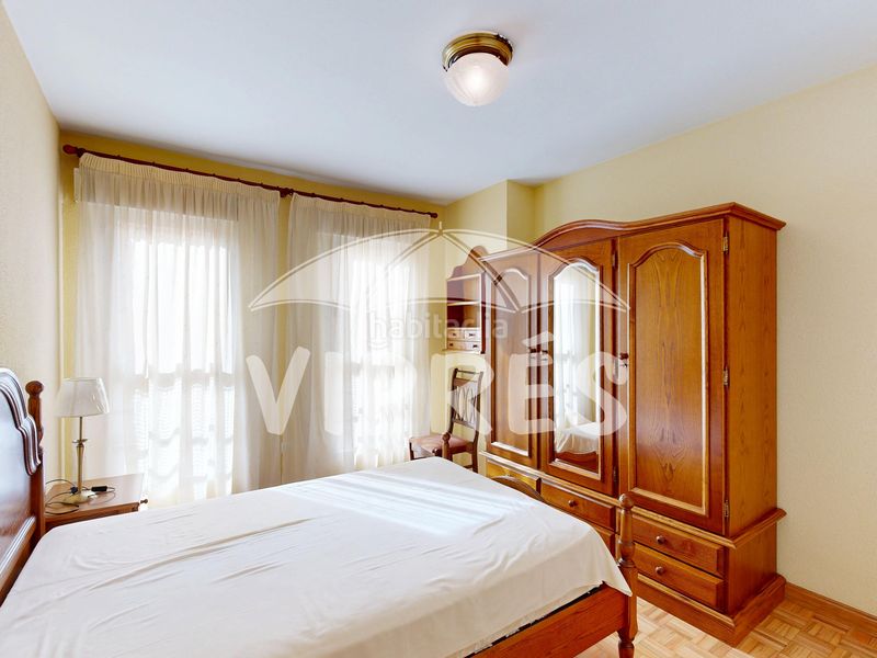 Foto e9c2d95b-e921-4512-a8ae-87f7a0b6778b. Apartament amb calefacció a Centro Cáceres